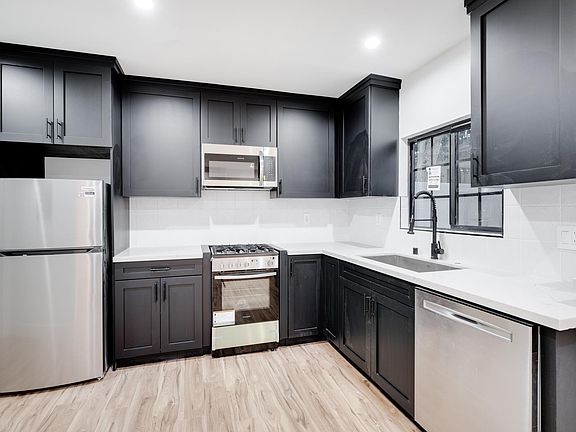 2nd image of 2049 W 95th St