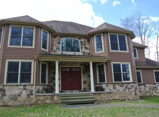 3021 Hemlock Rd, Stroudsburg, PA 18360