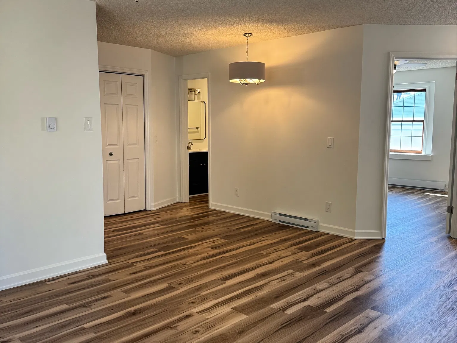 206 Urbandale Parkway - 1 — Photo 3