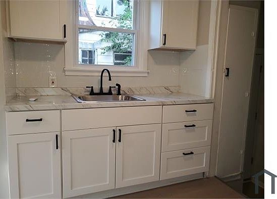 4th image of 19482 Dwyer St