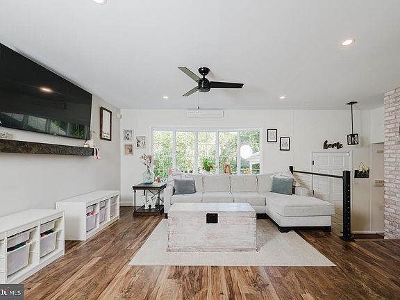 5th image of 222 Ocean Ave