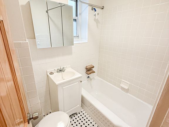 5th image of 346 E 20th St APT 5