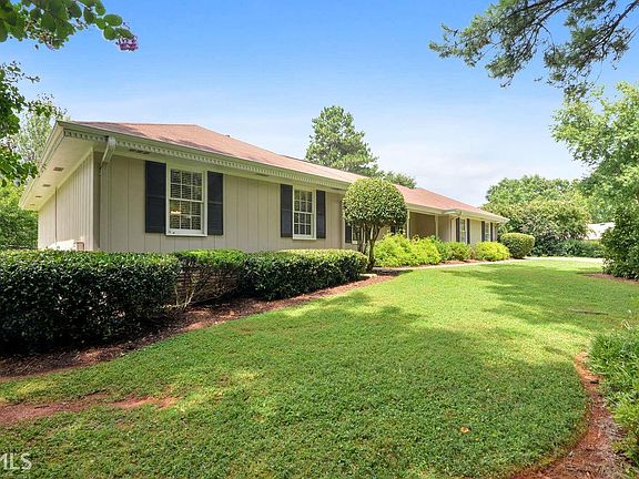 2nd image of 510 Saddle Horn Cir #10