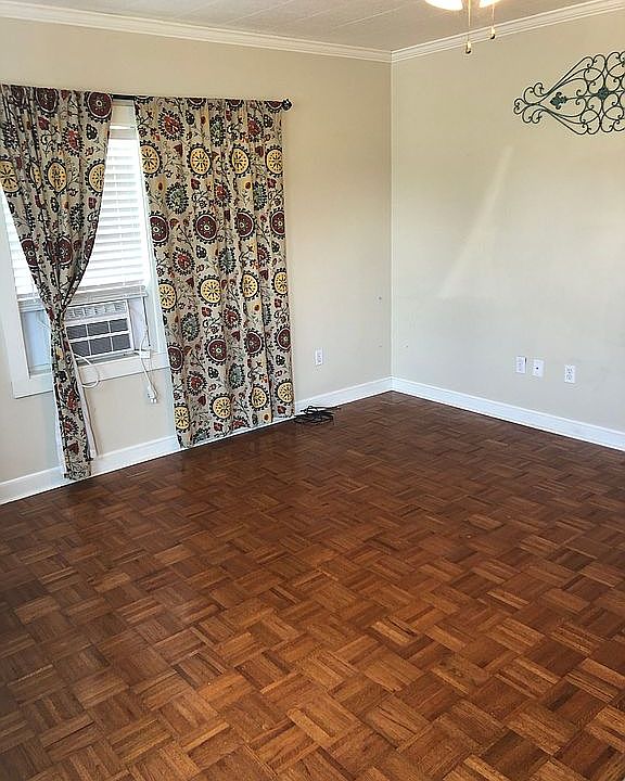 1st image of 510 Marshall St