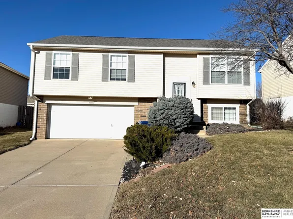 17852 Josephine St, Omaha, NE 68136