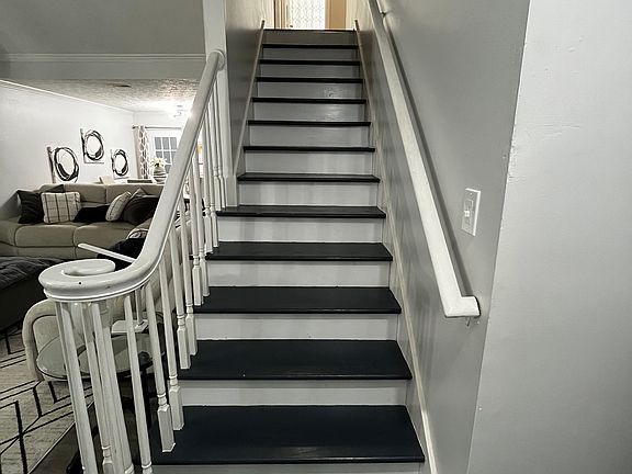 5th image of 621 Fairfax Pl #621