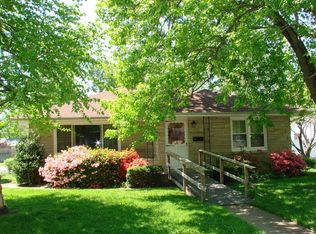 301 Walker St, Carmi, IL 62821