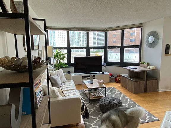 4th image of 3660 N Lake Shore Dr APT 513