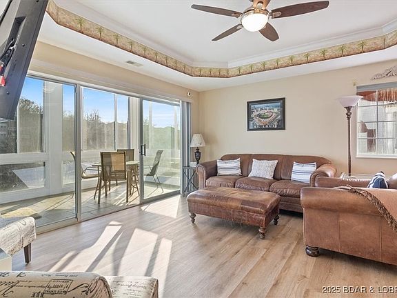 4th image of 303 Charleston Dr #2B