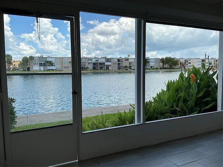 7645 Sun Island Dr S #101 — Photo 39