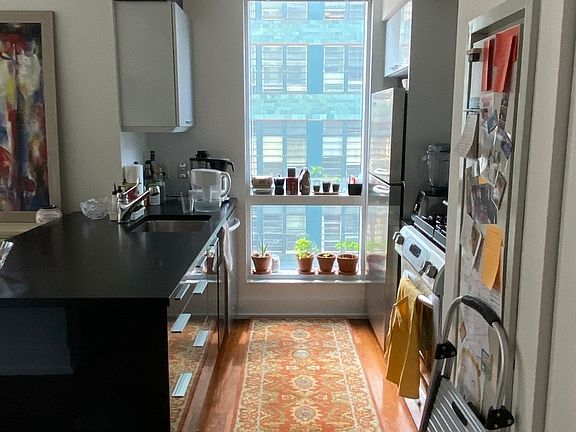 3rd image of 350 W 42nd St APT 10F