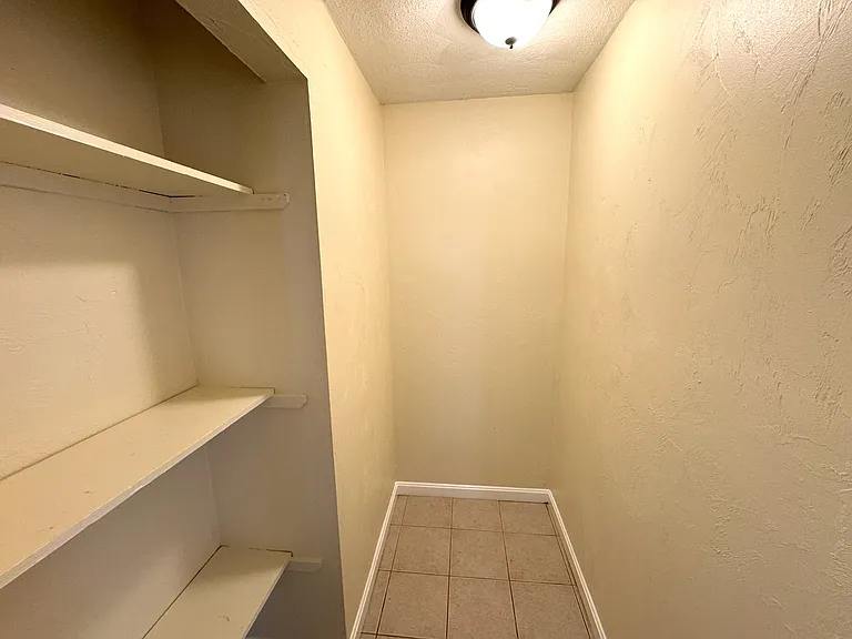 1096 N Shore Rd #1 — Photo 5