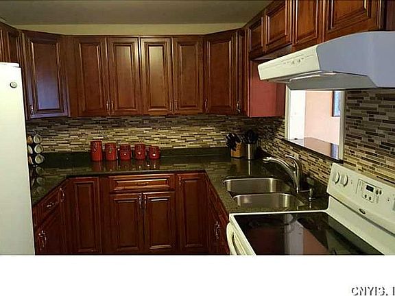 3rd image of 314 Midwood Dr
