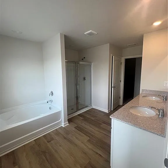 60 Berryville Dr — Photo 10