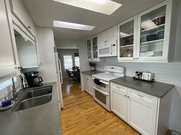 3rd image of 8679 Duchess Ct E