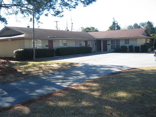 1st image of 4007 Camellia Dr APT D