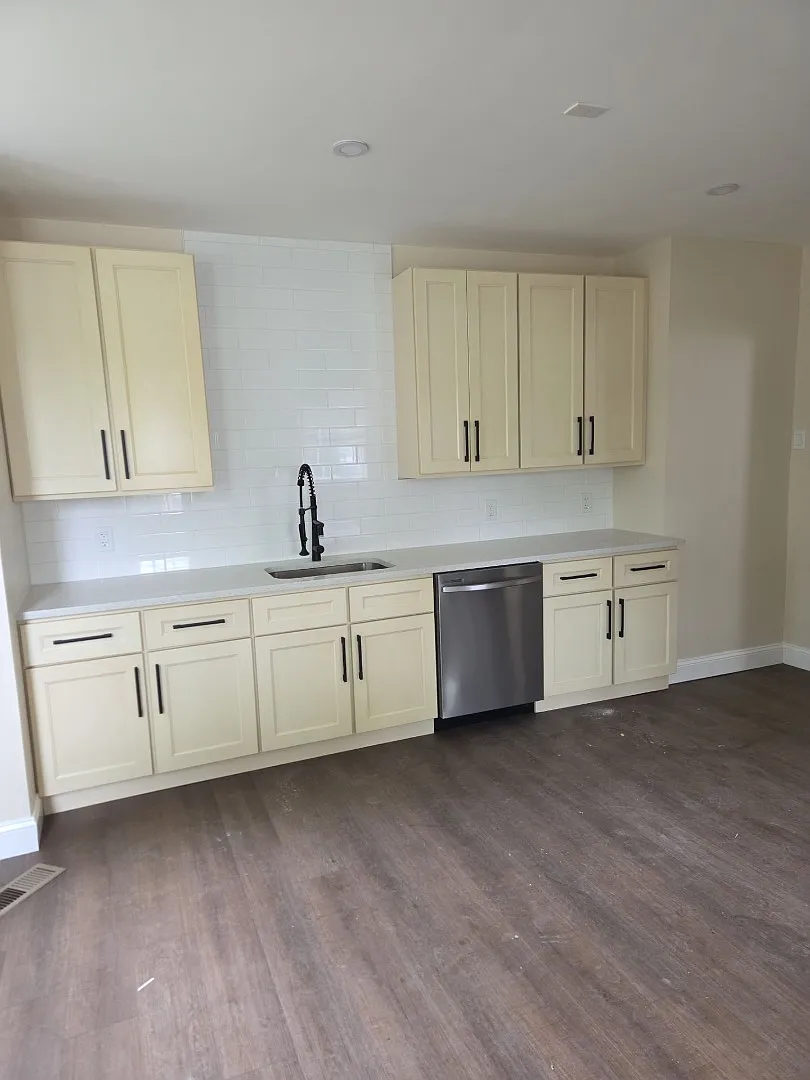 249 Philadelphia Ave - Second Floor — Photo 4