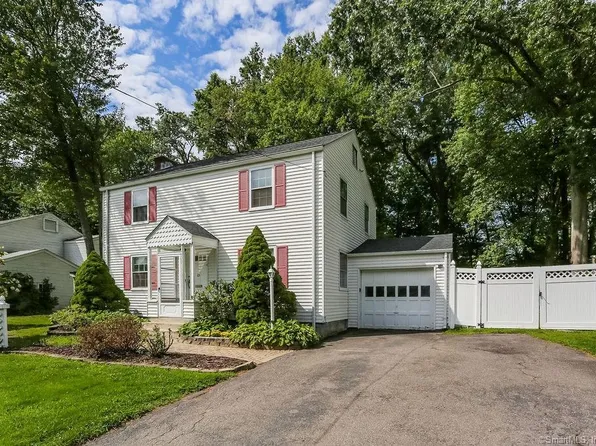 23 Seneca Road, West Hartford, CT 06117