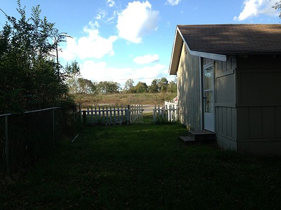 5th image of 1148 E State Highway 90
