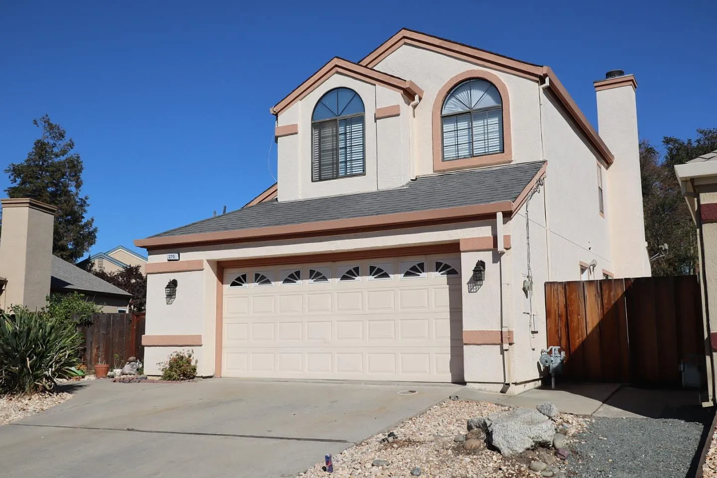270 Robinwood Ave photo 1