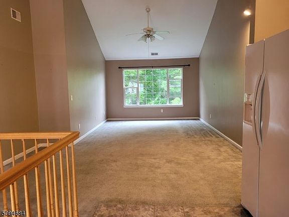 3rd image of 19 Oak Point Dr #19