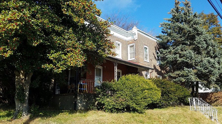 2nd image of 1001 Highland Ave