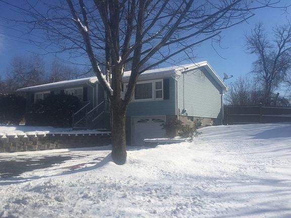 2nd image of 22 Lincoln Ave