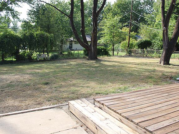 5th image of 9006 Hardy St