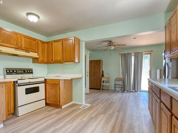 5th image of 433 E Darwin St