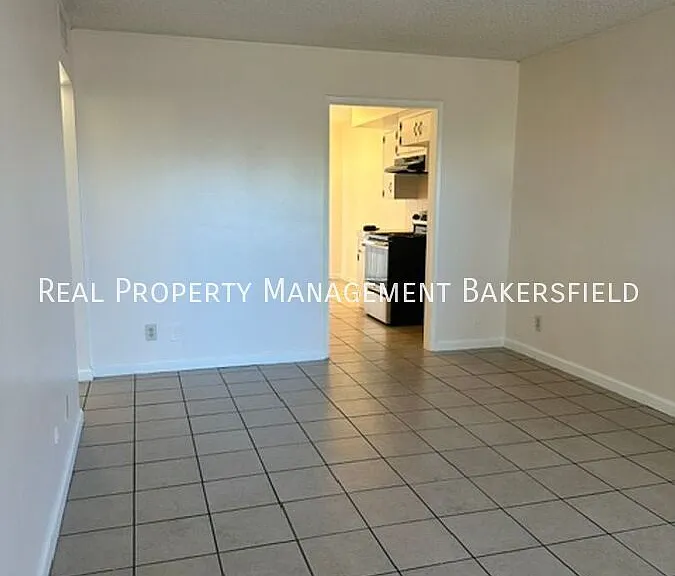 1015 Pacific St #D — Photo 3