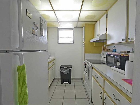 5th image of 2000 Biarritz Dr APT 405