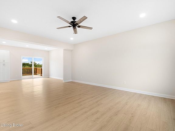 3rd image of 409 Turnberry Ct