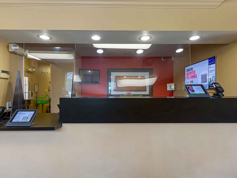 Lobby and Guest Check-in