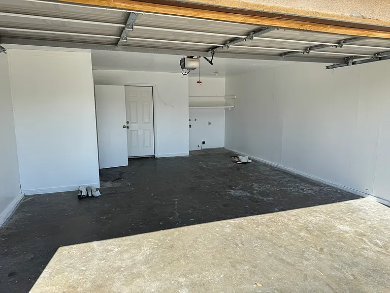 759 Olds Ave — Photo 2