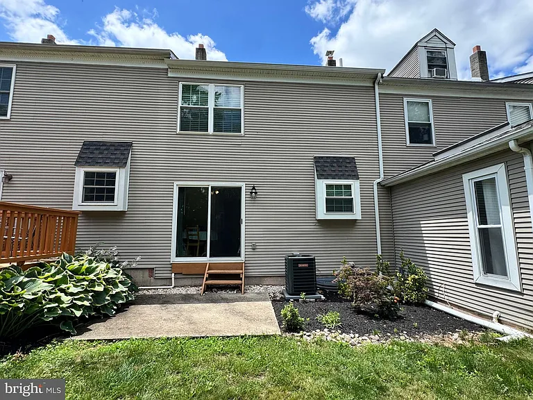 2371 Norrington Dr W — Photo 22