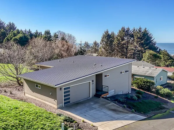 220 Windsong St, Yachats, OR 97498