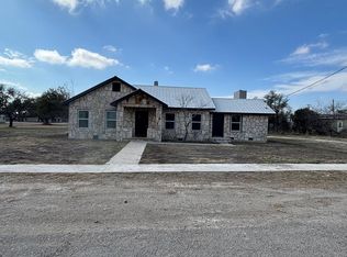 205 S Price St, Rocksprings, TX 78880