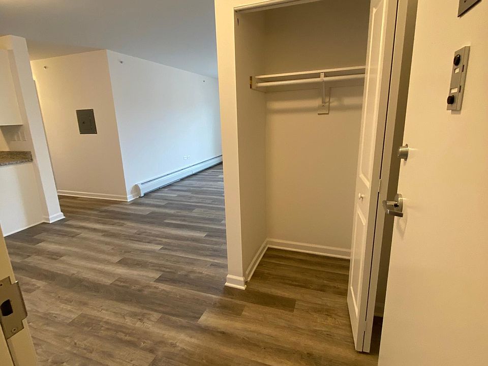 Front door entrance. (mudroom closet))