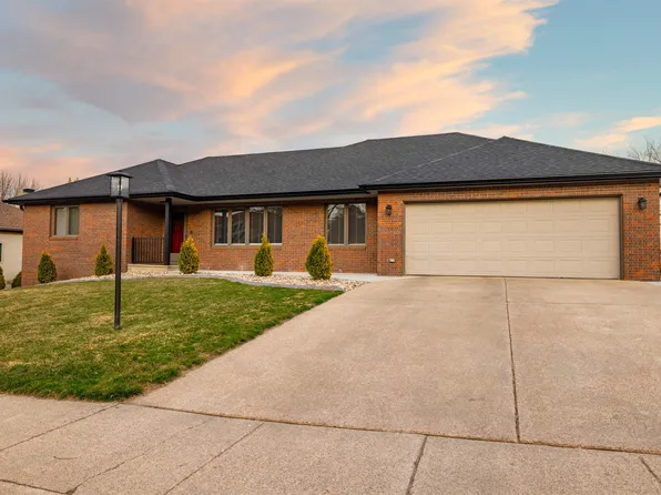 2206 Burleigh St, Yankton, SD 57078