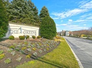 855 Verona Dr, Melville, NY 11747