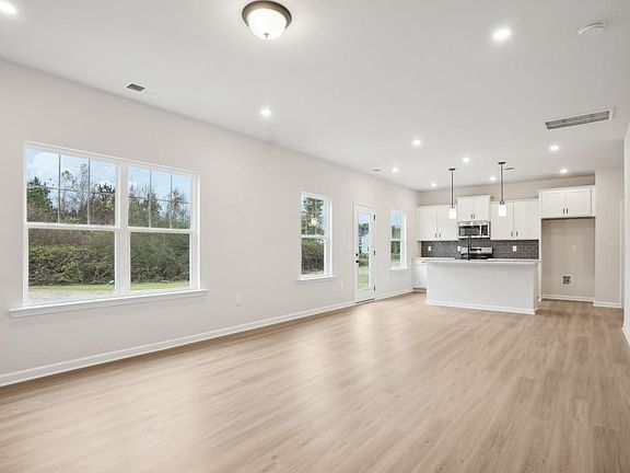 3rd image of 27 Kensington St