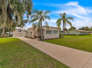 569 N Kentucky Ave, Umatilla, FL 32784