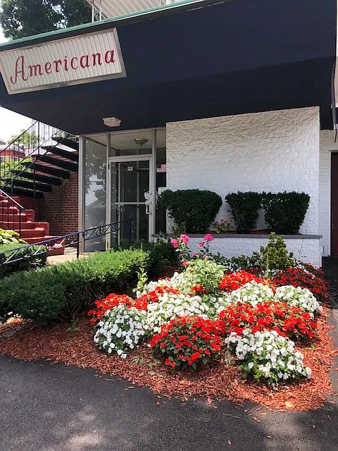 Americana Apartments