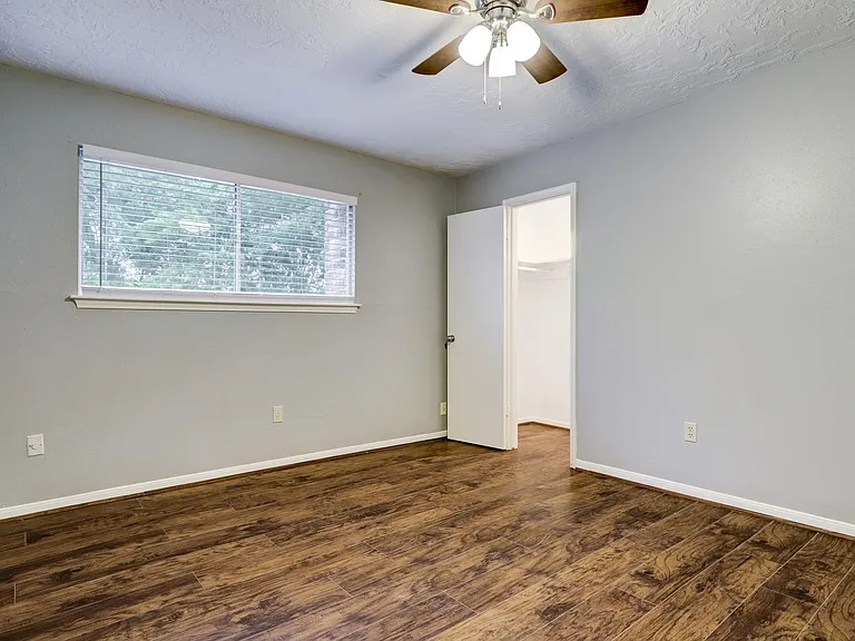 12346 Huntington Venture Dr — Photo 23