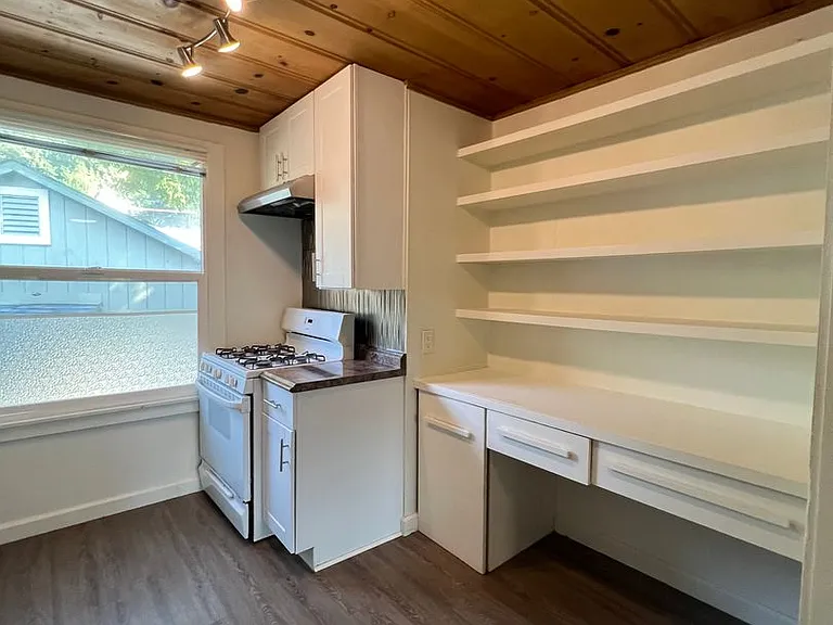 20359 Sunnyside Way — Photo 36