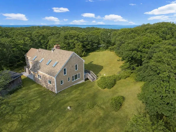 8 Jeffers Way, Aquinnah, MA 02535