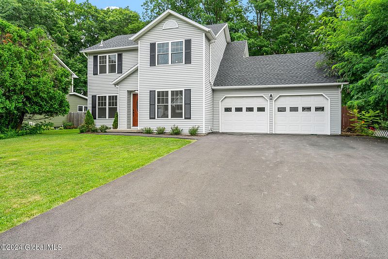 2nd image of 67 Magnolia Circle