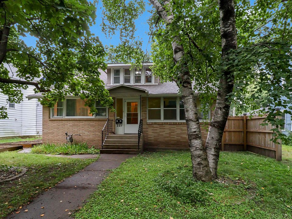1st image of 221 3rd Ave NE