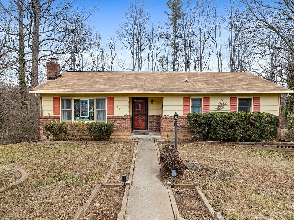 1st image of 132 Pinehurst Dr
