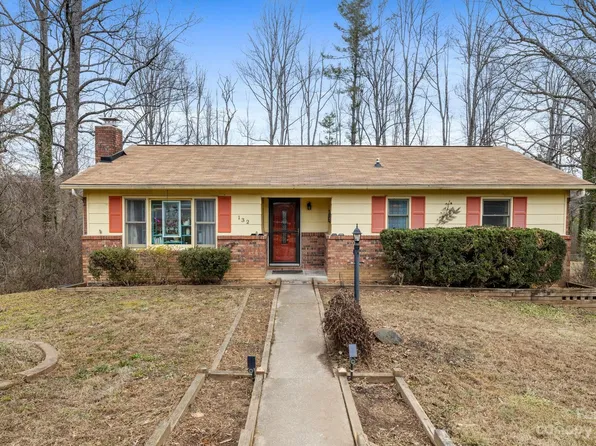 132 Pinehurst Dr, Hendersonville, NC 28792